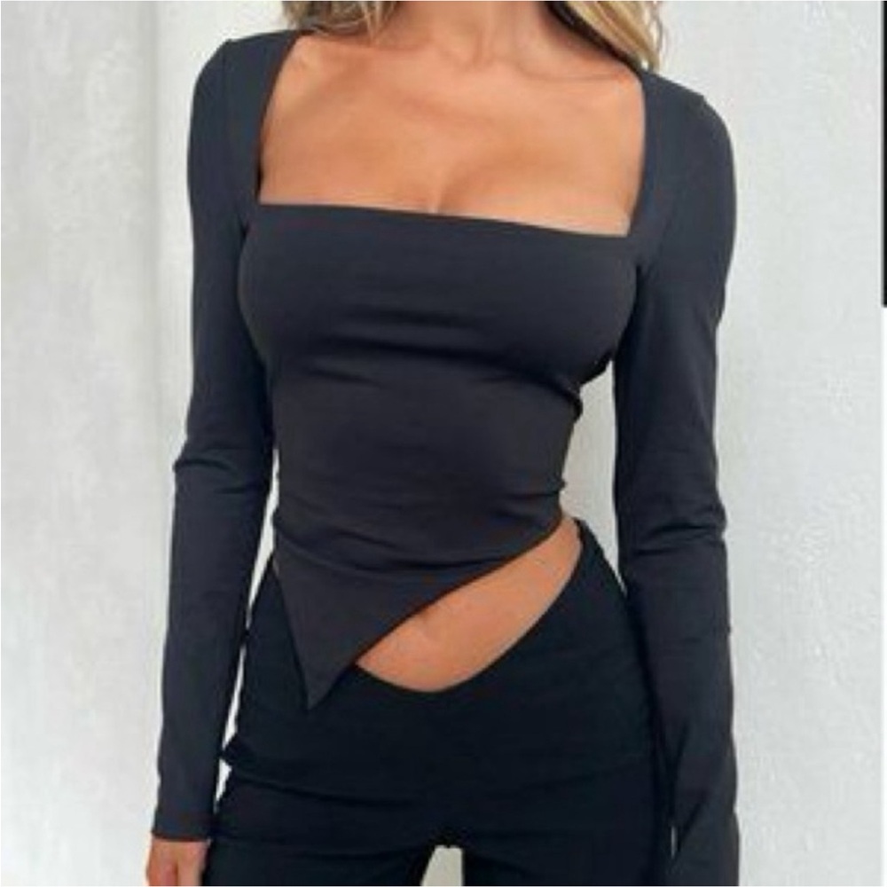 TIGER MIST Black Square neck top